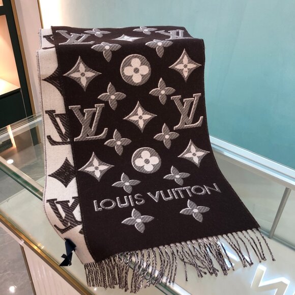 Louis Vuitton Scarf - Picture 1 of 4